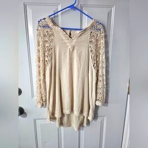 Woman's simply Noelle blouse